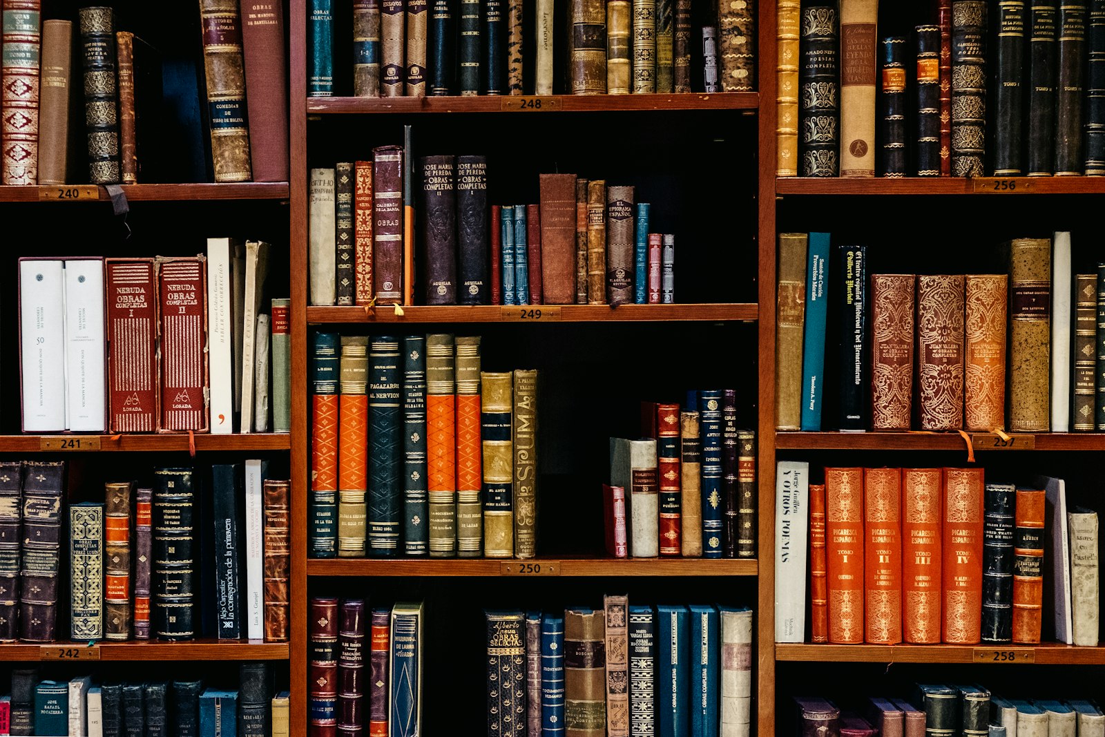 Law library shelves at Merritt Vance LLP