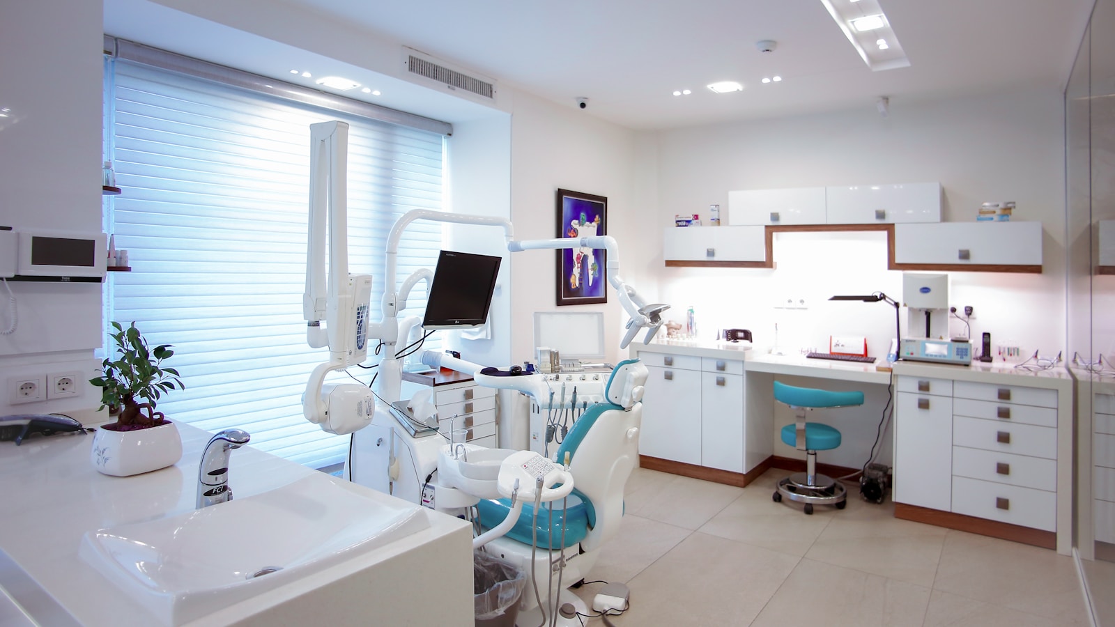 Dental treatment room