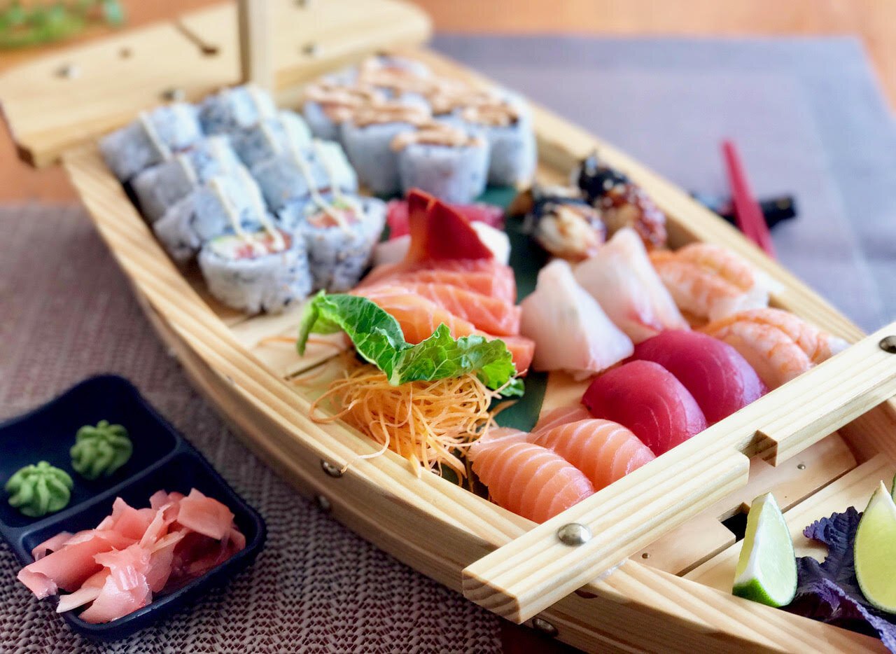 Fresh sushi at Také